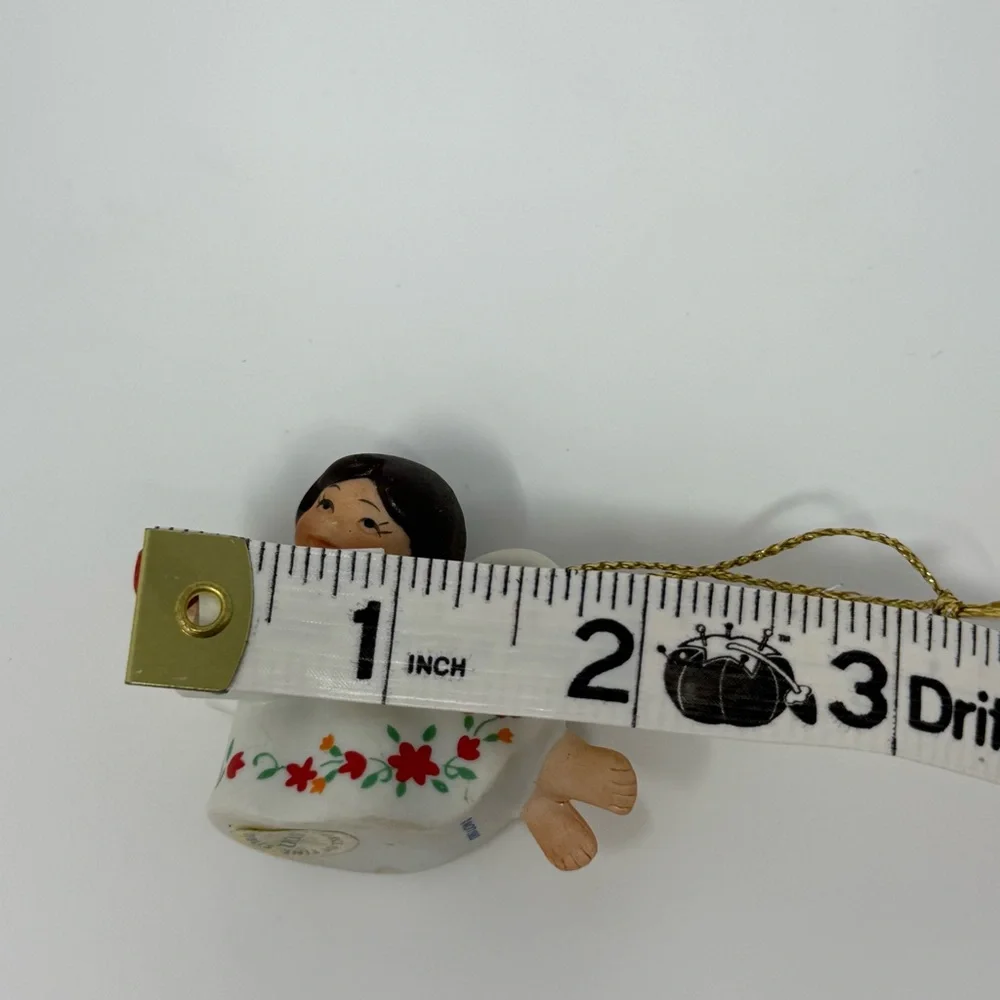Avon Vintage Angel Ornament 1983 White Porcelain Ceramic Cherub Flower Garland